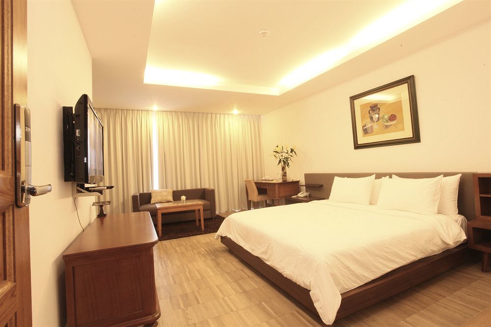 Crown Diamond Hotel - Phu My Hung District 7 Ho Şi Min Dış mekan fotoğraf
