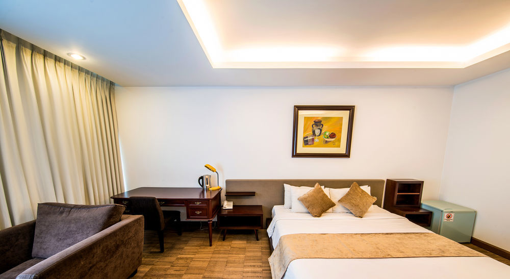 Crown Diamond Hotel - Phu My Hung District 7 Ho Şi Min Dış mekan fotoğraf