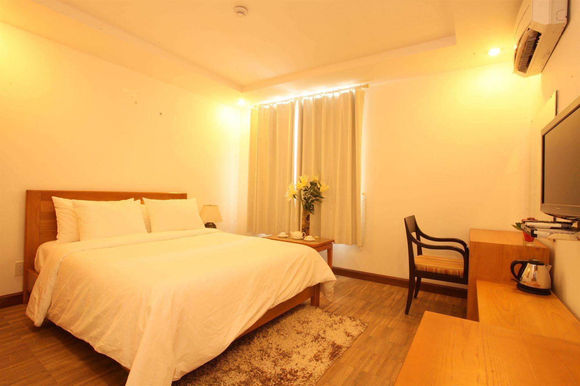 Crown Diamond Hotel - Phu My Hung District 7 Ho Şi Min Dış mekan fotoğraf
