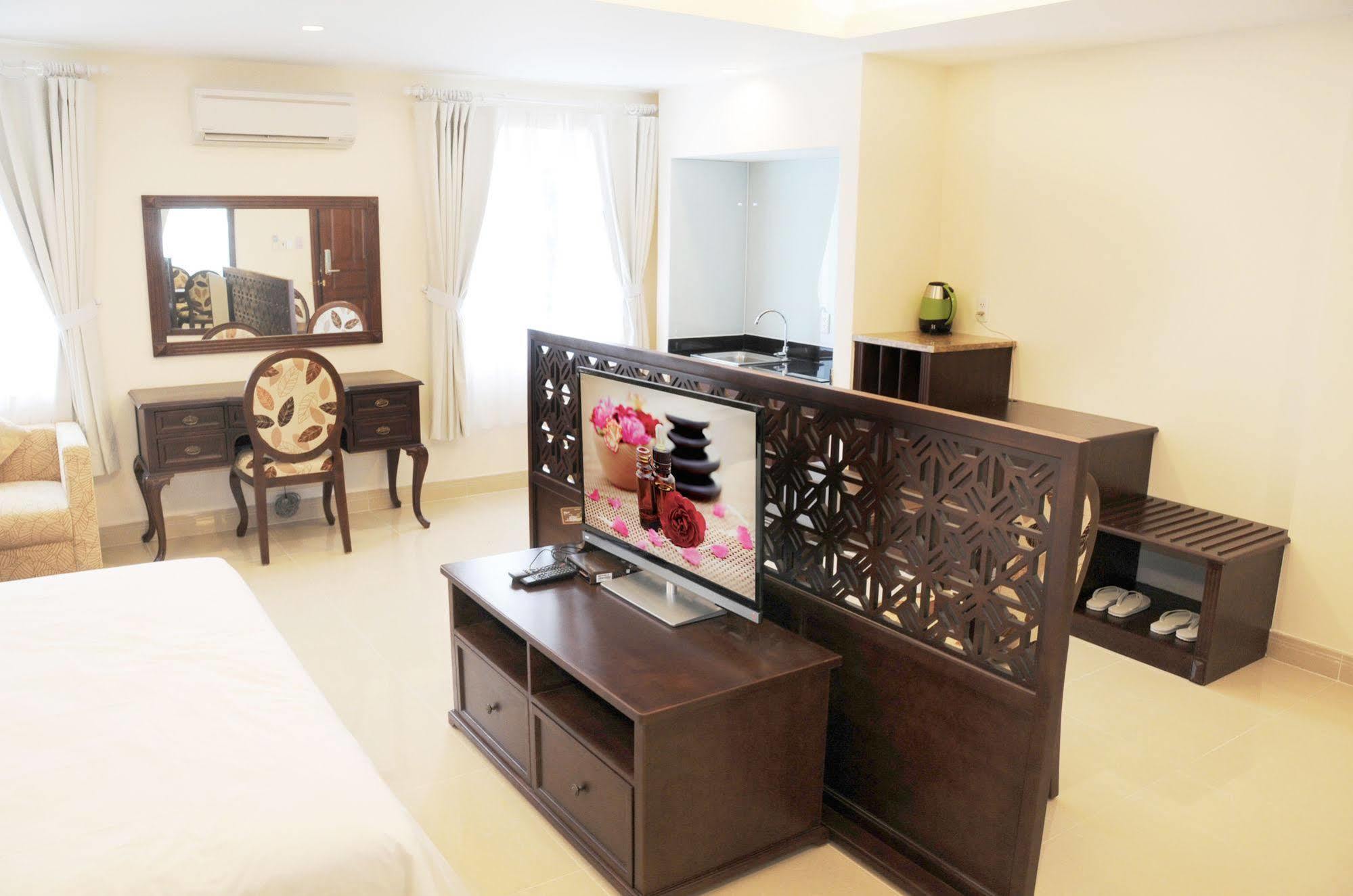 Crown Diamond Hotel - Phu My Hung District 7 Ho Şi Min Dış mekan fotoğraf