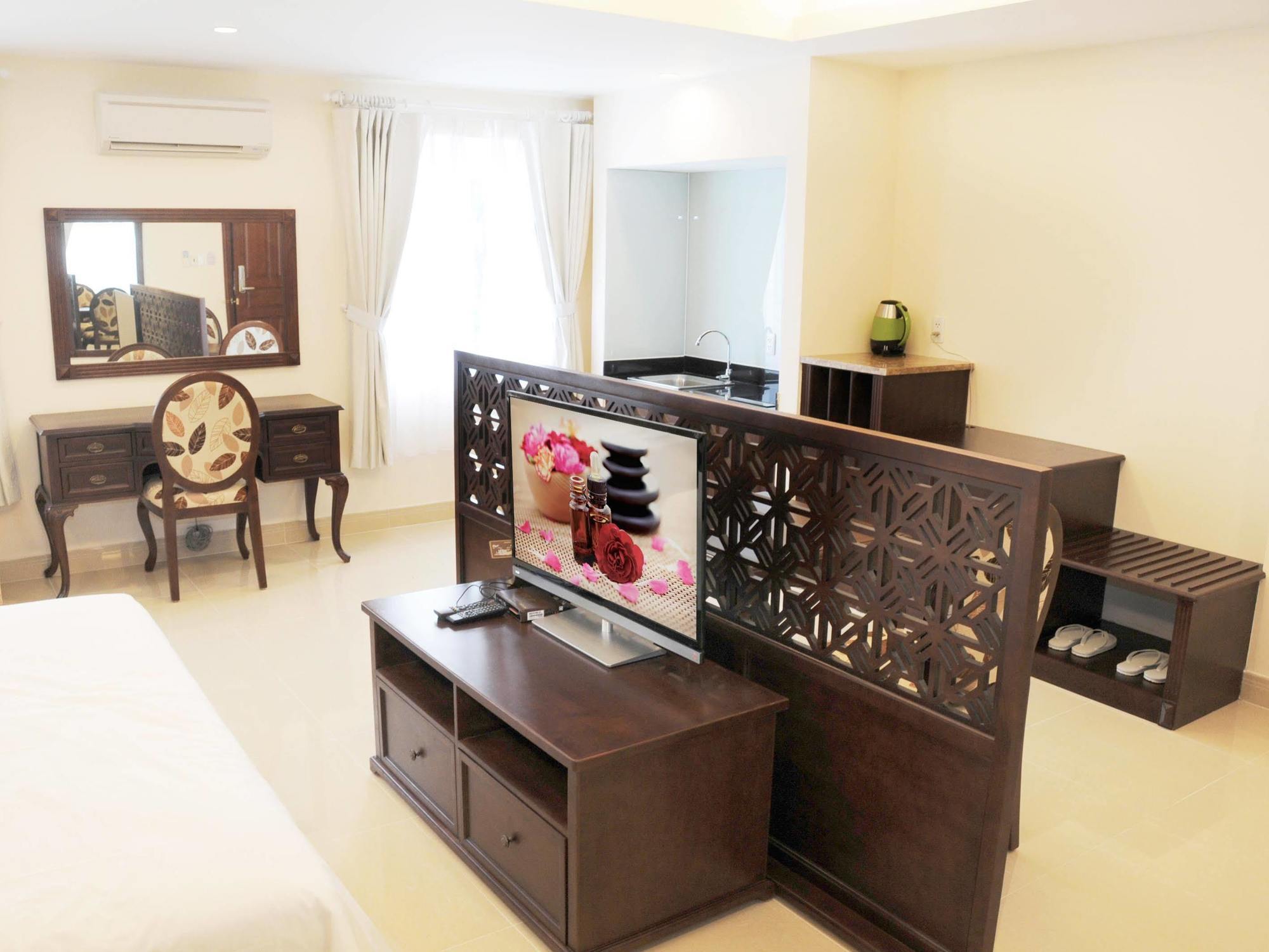 Crown Diamond Hotel - Phu My Hung District 7 Ho Şi Min Dış mekan fotoğraf