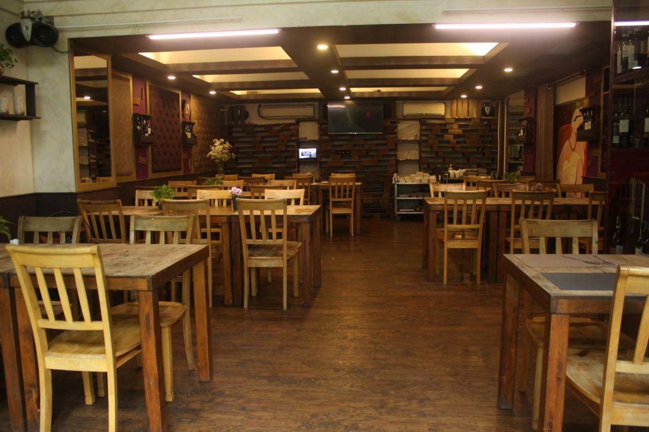 Crown Diamond Hotel - Phu My Hung District 7 Ho Şi Min Dış mekan fotoğraf