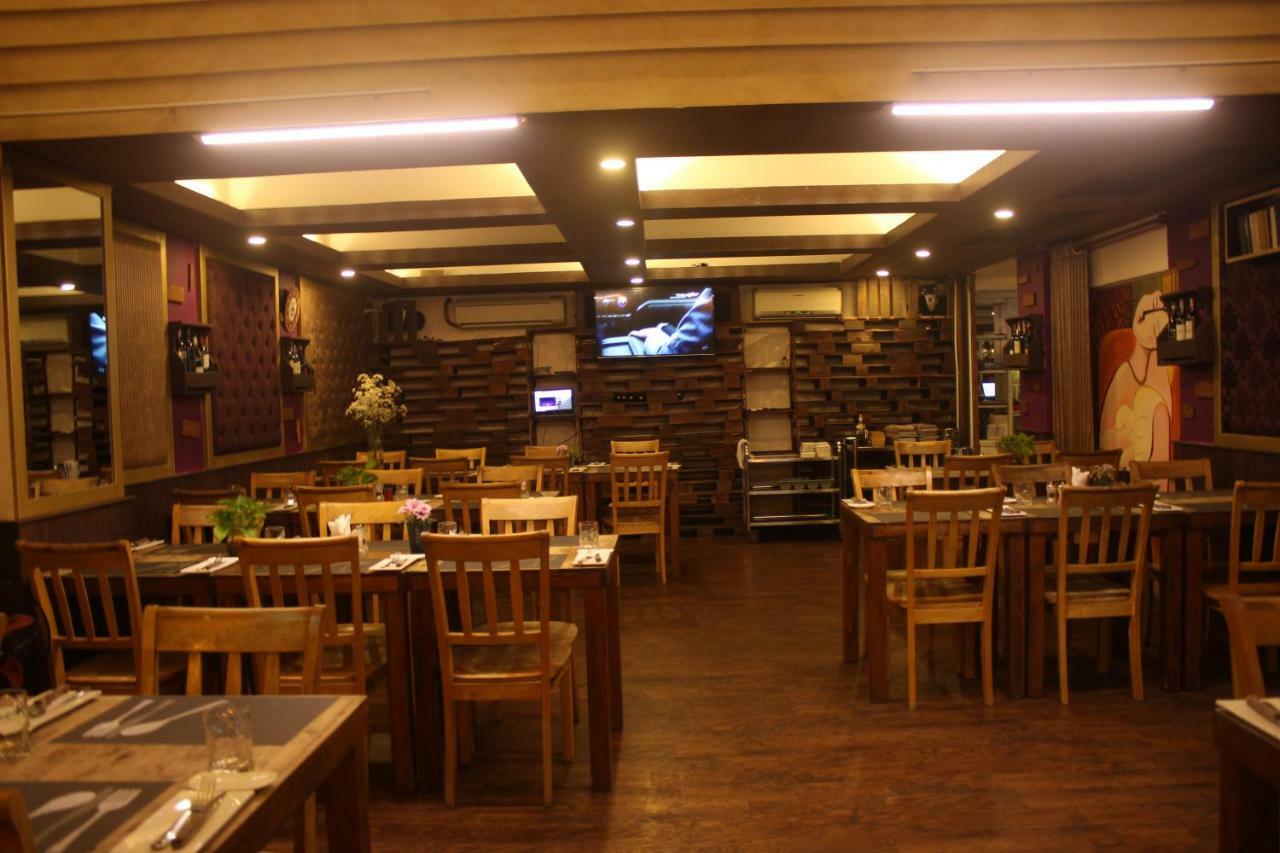 Crown Diamond Hotel - Phu My Hung District 7 Ho Şi Min Dış mekan fotoğraf
